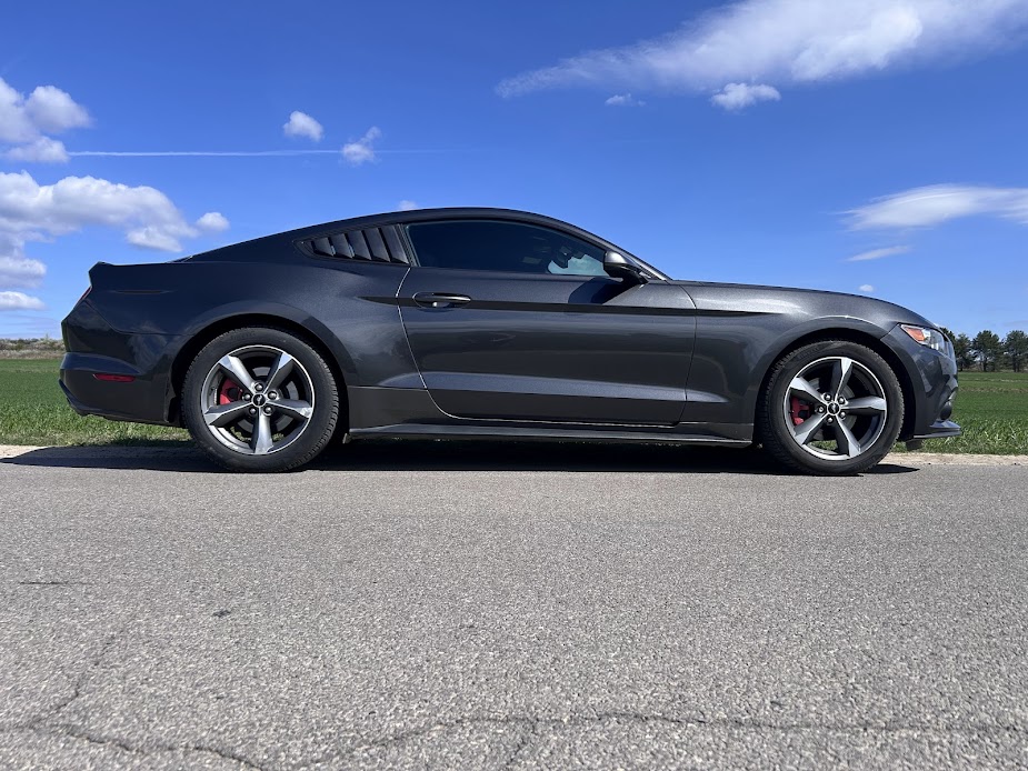 Ford Mustang 3.7 z USA